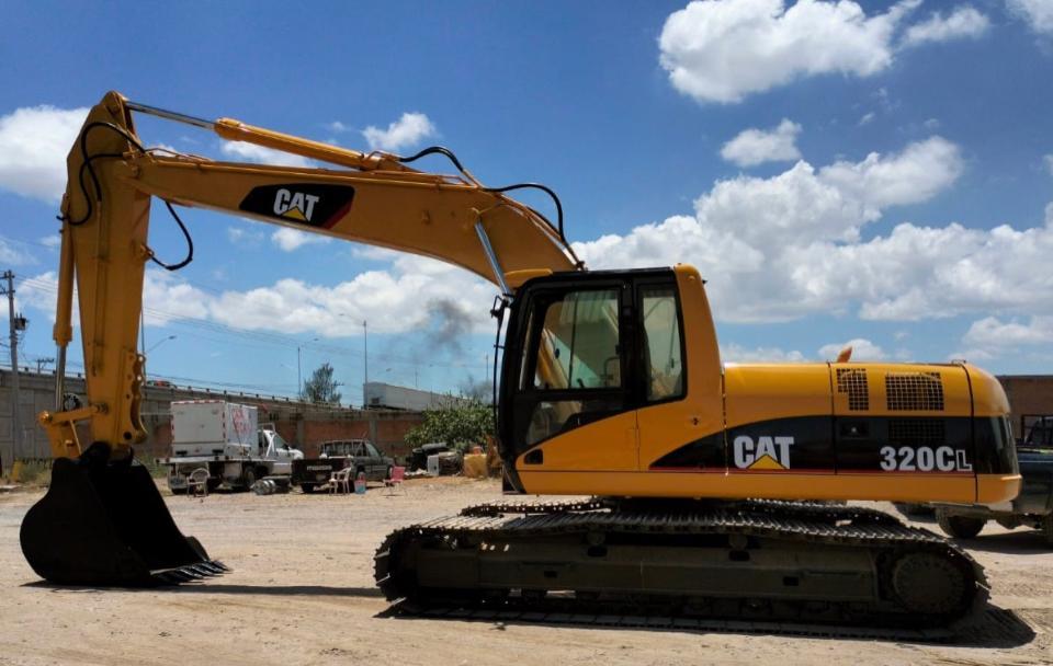 Excavadora CAT 320