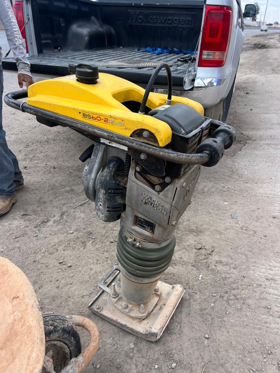 Compactadora con motor de 2 tiempos